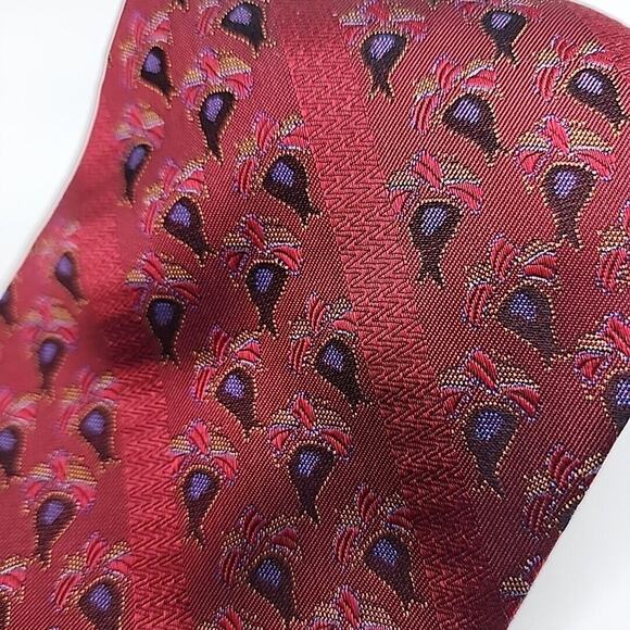 Ferrell Reed Silk Jacquard Necktie - Red with Stripe Pattern - Like New - Picture 3 of 4